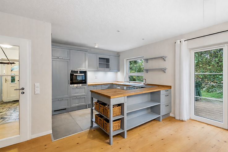 Offene Einbauk�che in barrierearmen Bungalow A+ Effizienzhaus Allertal 