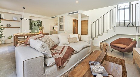 Lichtdurchfluteter Wohnbereich einer Reihenvilla in Esporles � hochwertiges Interieur im mallorquinischen Stil